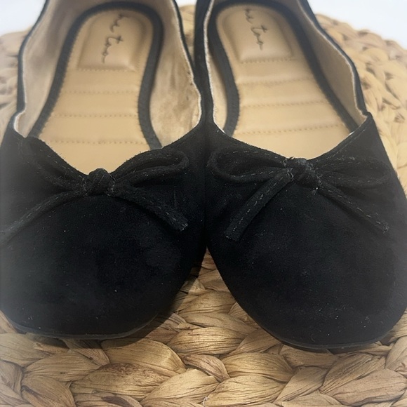 Me Too Skylar Black Bow Vamp Genuine Suede Ballet Flats Size 9.5 - Picture 3 of 9